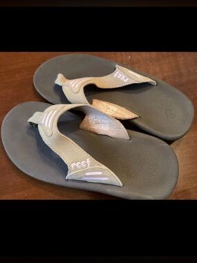 Reef Cushion Breeze flip flops soft foam size 43 (9.5) EUC